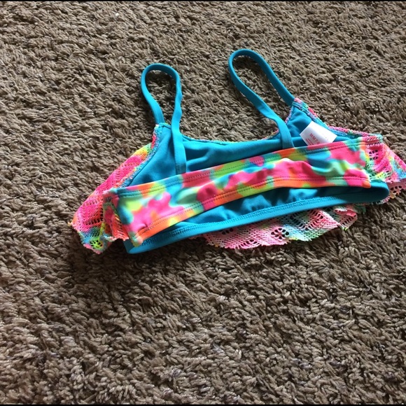 A tie-die bikini top - Picture 2 of 4