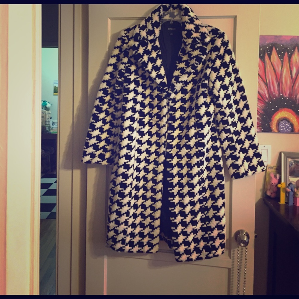 Houndstooth 3/4 length winter coat
