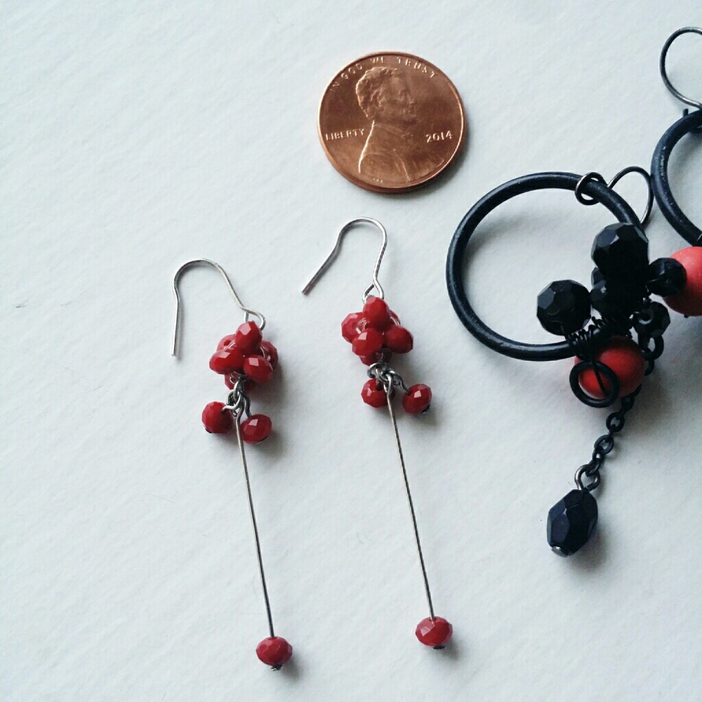 2 Drop earrings
