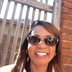 Meet your Posher, Carolyn