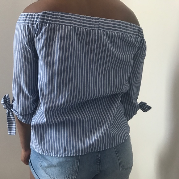 Off the Shoulder Top - Picture 3 of 4
