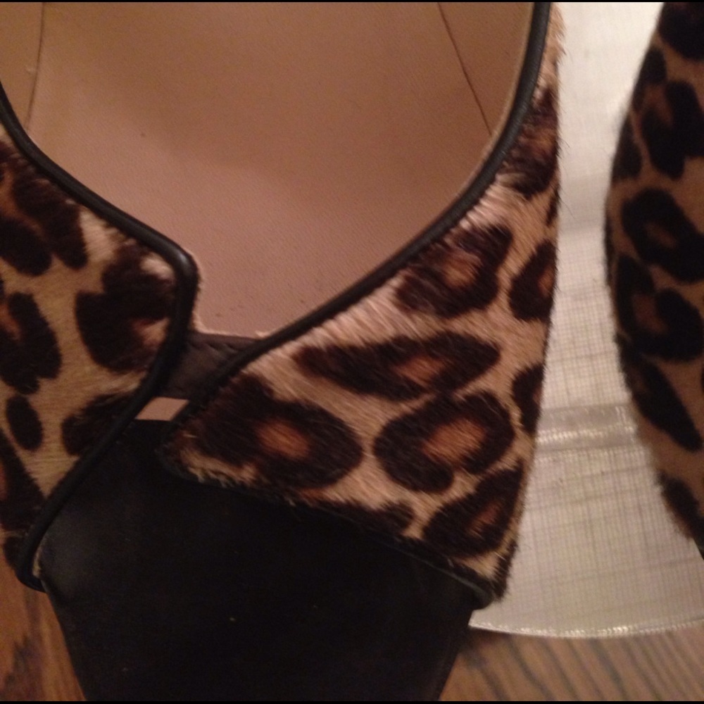 Manolo Leopard D'Orsay pump - Picture 3 of 5