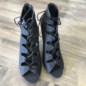 Wild Diva Lace Up Heel in Black