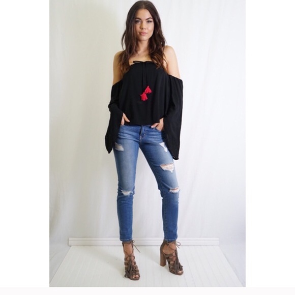 Cantina pompom off the shoulder blouse! - Picture 4 of 4