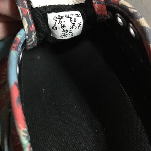 2 pair of vans - Picture 2 of 3