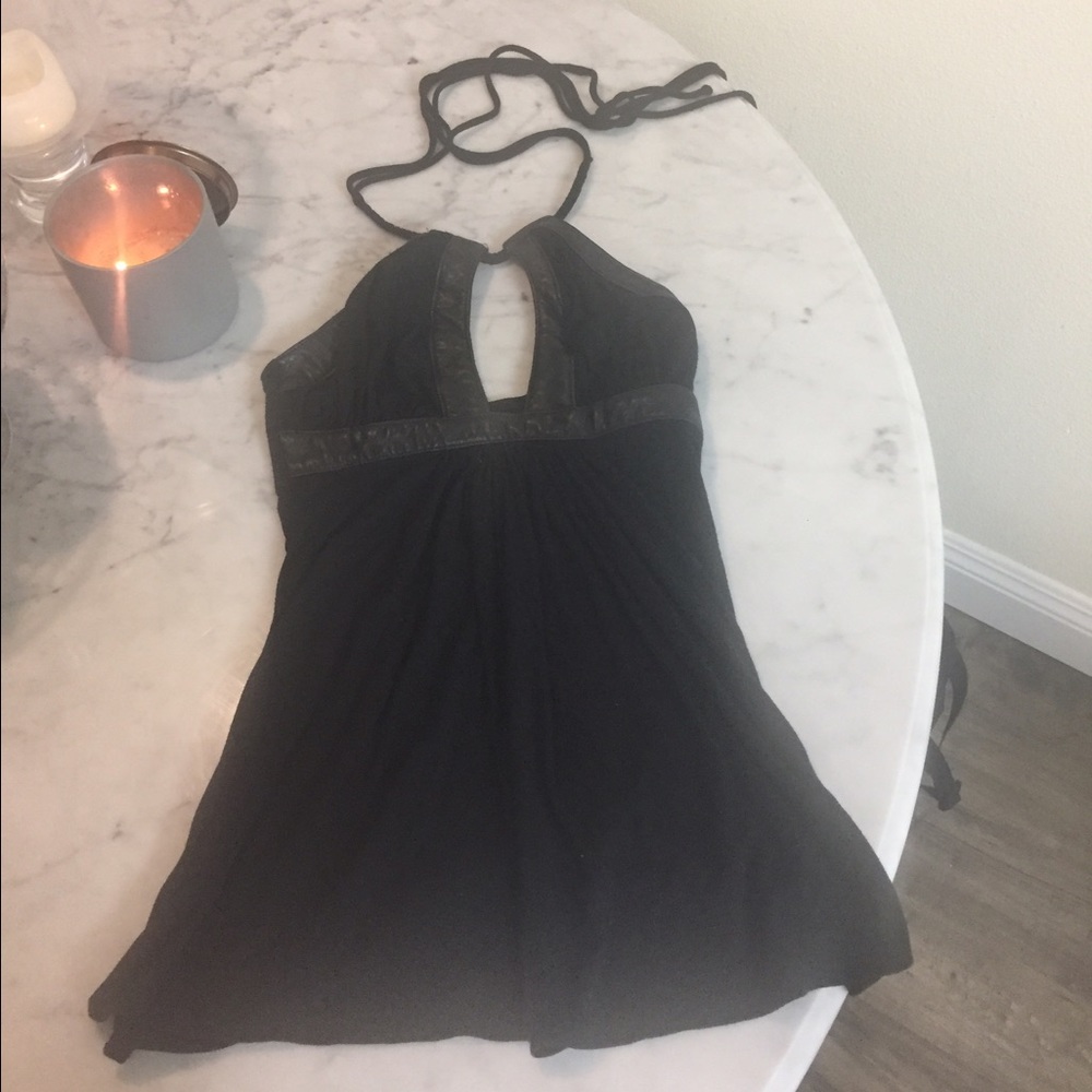 XS Sky black halter with leather trimming