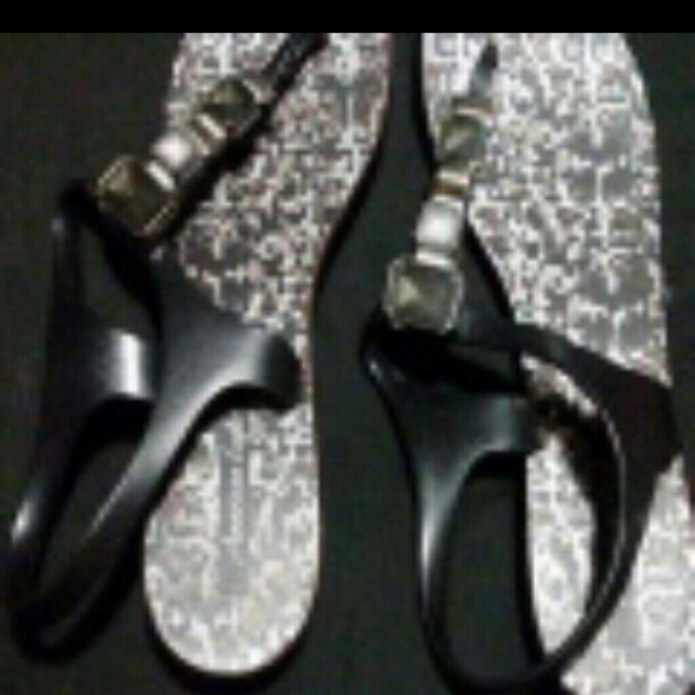 American eagle sandals size 7