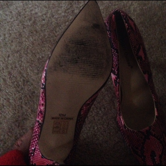 Pink and black pointed heels - Picture 3 of 3
