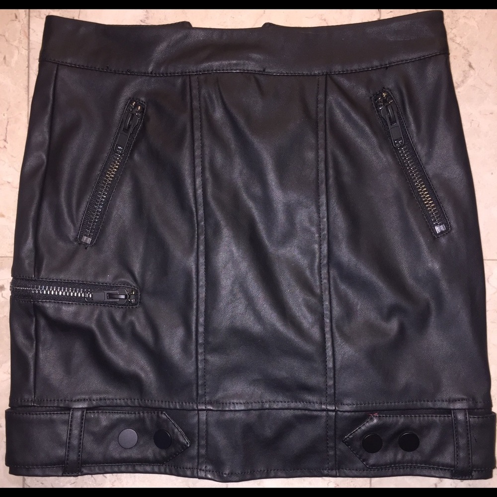 H&M Black Faux Leather Mini Skirt Size 4
