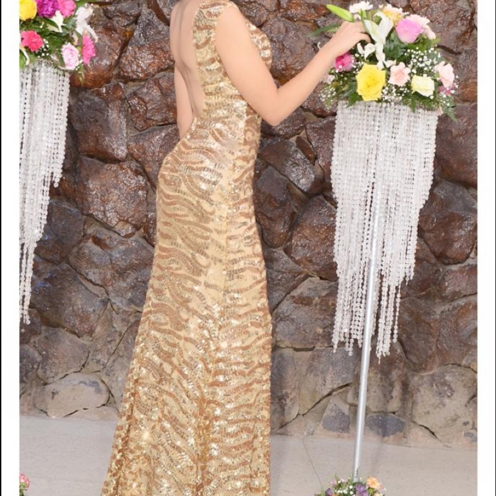 Beautiful Gold Backless Dress