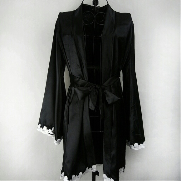🌑NEW! Black Silky Kimono - Picture 3 of 6
