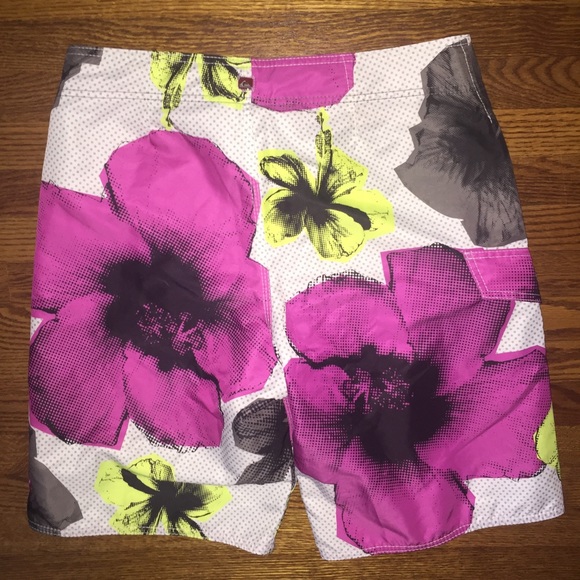 Quiksilver swim suit...Size 33 - Picture 2 of 5