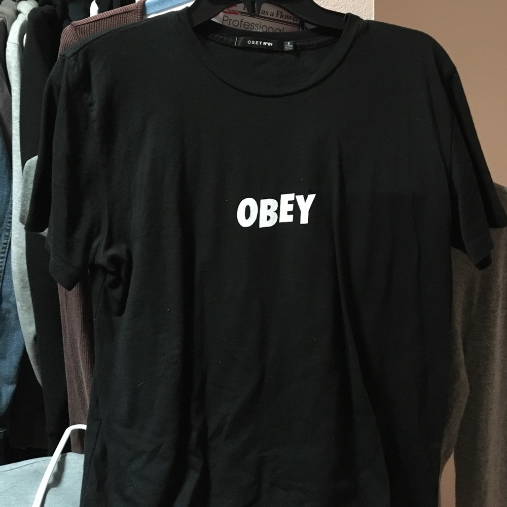 OBEY shirt