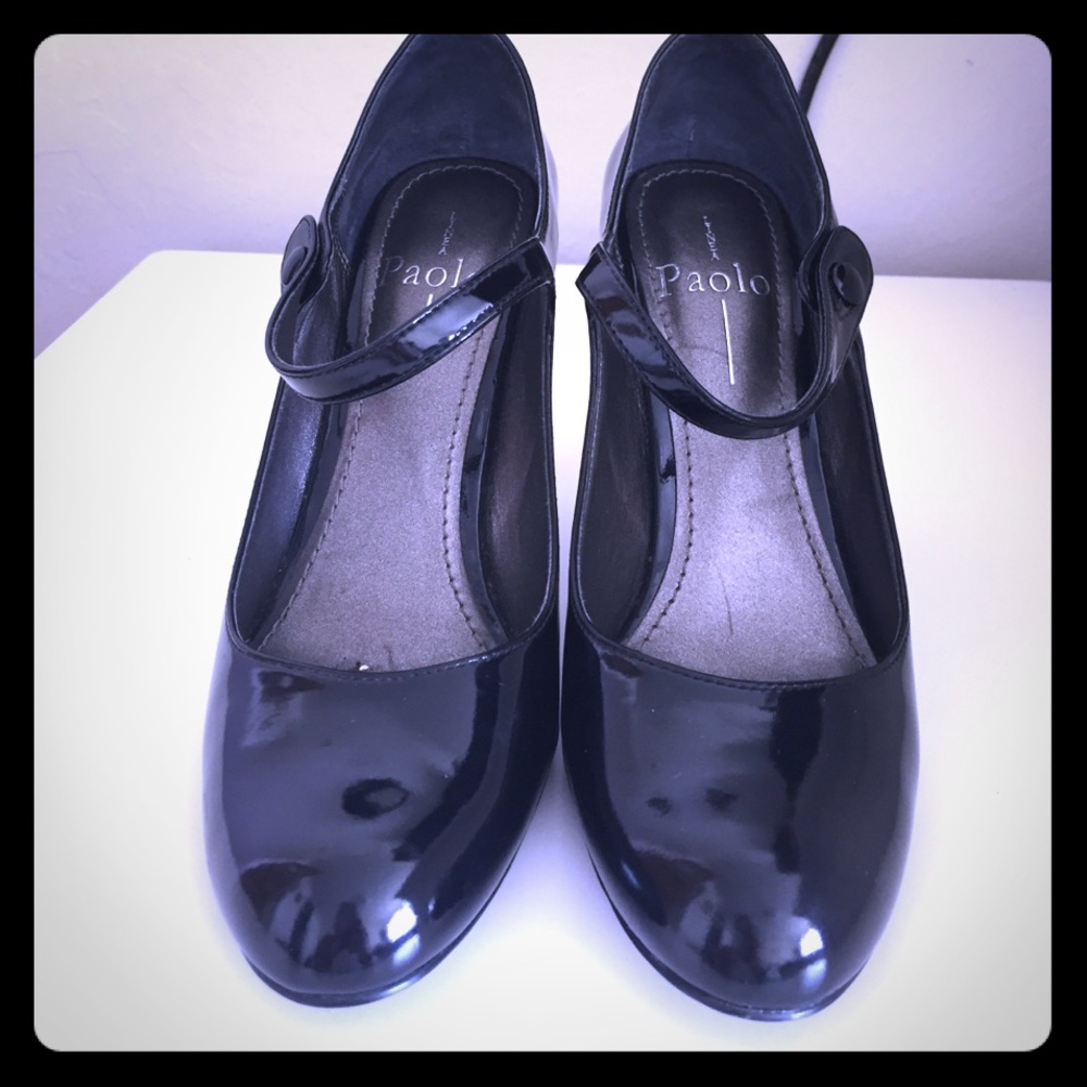 Black patent leather Mary Janes