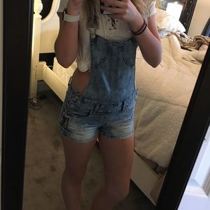 Short acid wash overalls size 7. Blue Spice