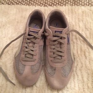 Women's puma sneakers