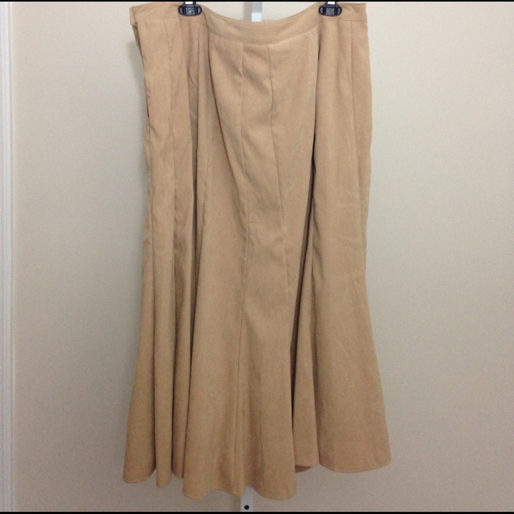 Dressbarn Polyester Blend long plus size skirt 20