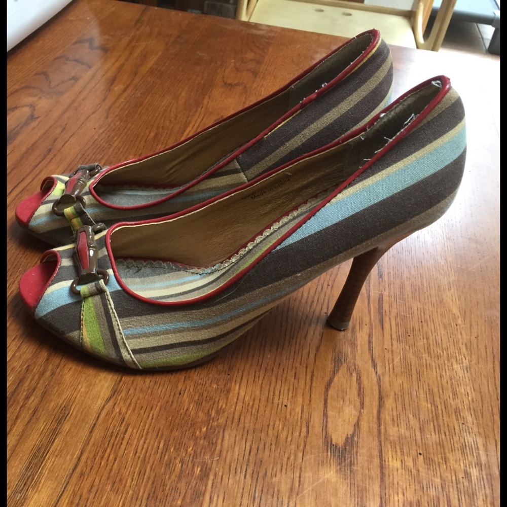 Naughty monkey size 8 high heels