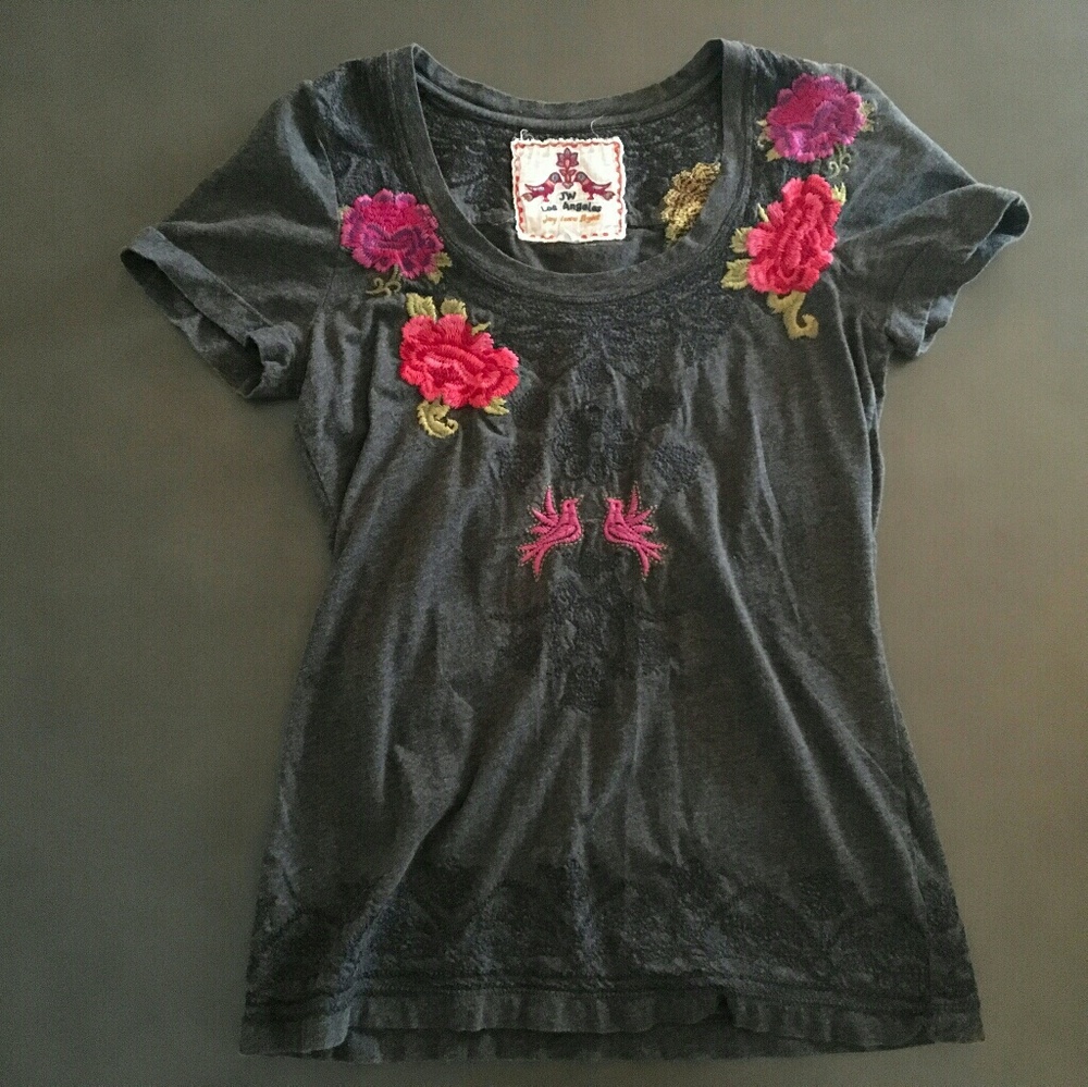 Johnny Was JW Los Angeles Embroidered Tee