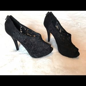 ELLE lace heels, size 7.5