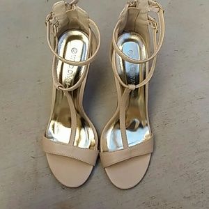 Windsor cream High Heels size 7 1/2