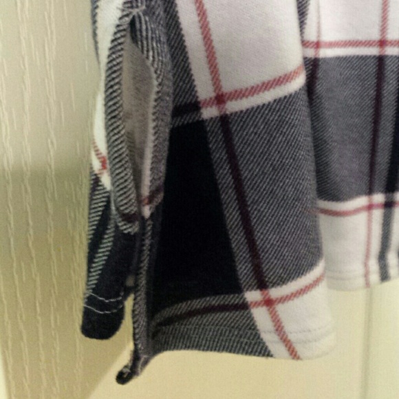 Rue 21 Button Down Hooded Shirt. Size Med. - Picture 5 of 7