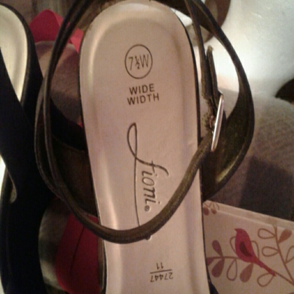 Fioni Wedges🌹 - Picture 4 of 8