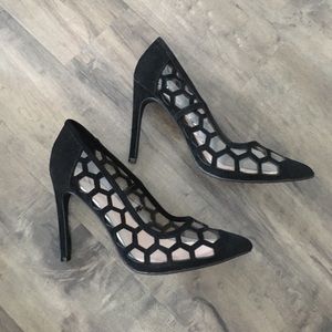 Pointy toe Heel in Black