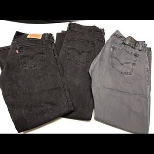 Bundle of 3 pairs of men's Levi's!