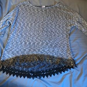 Quarter sleeve sweater