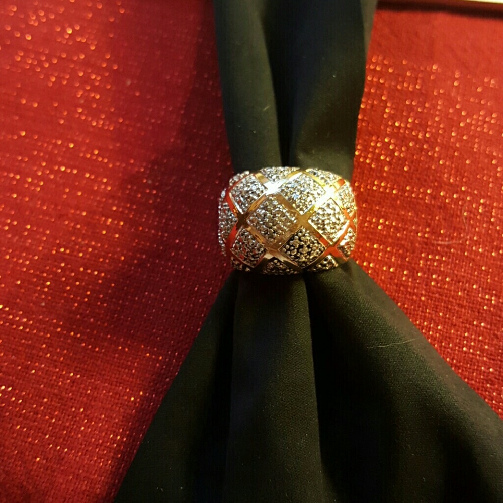 **TODAY ONLY** $26  -925 Diamond-Cut  Ring-8
