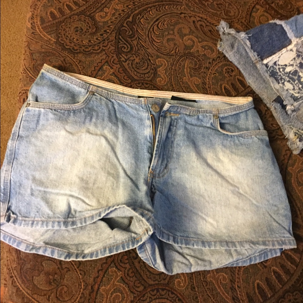 💕 No Boundaries Shorts 💕