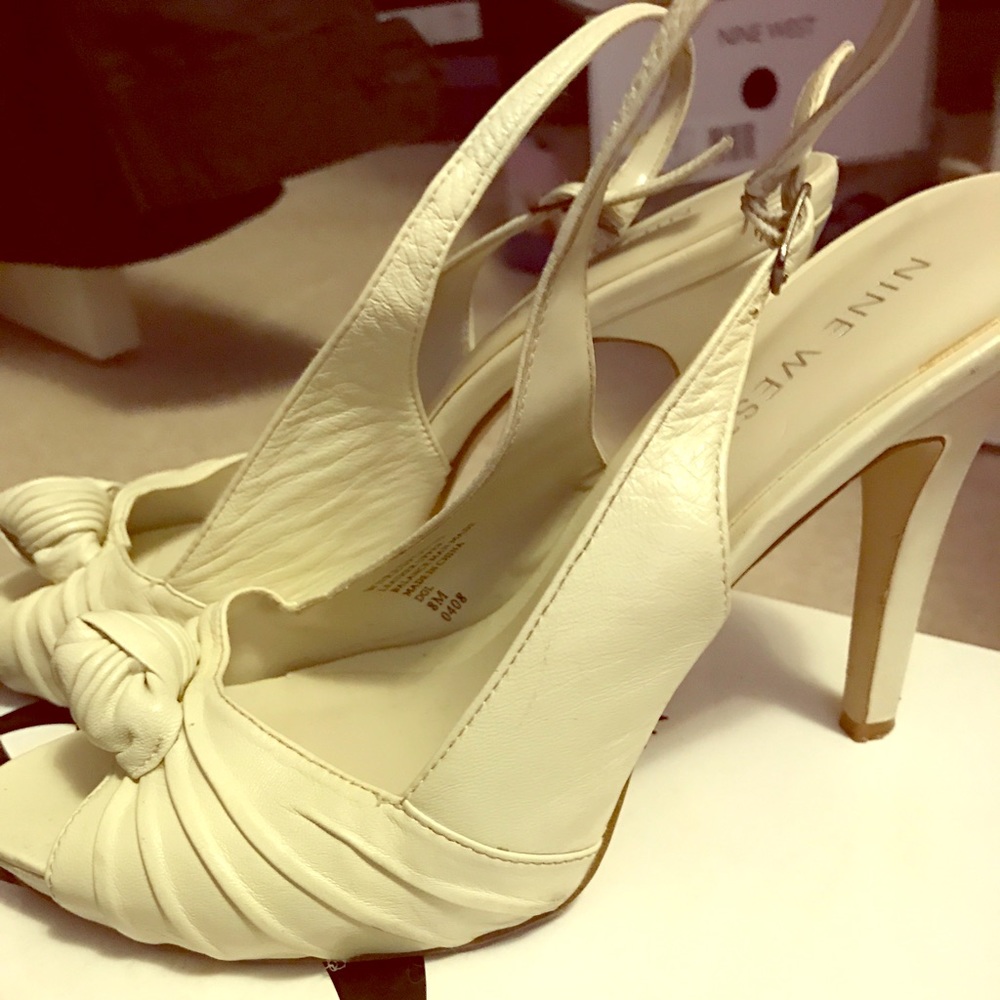 Nine West ivory rose knotted slingback