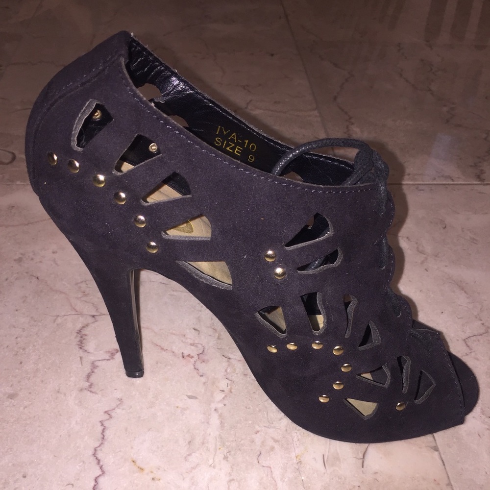 Yoki black/gold Geometric Cutout High Heels size 9