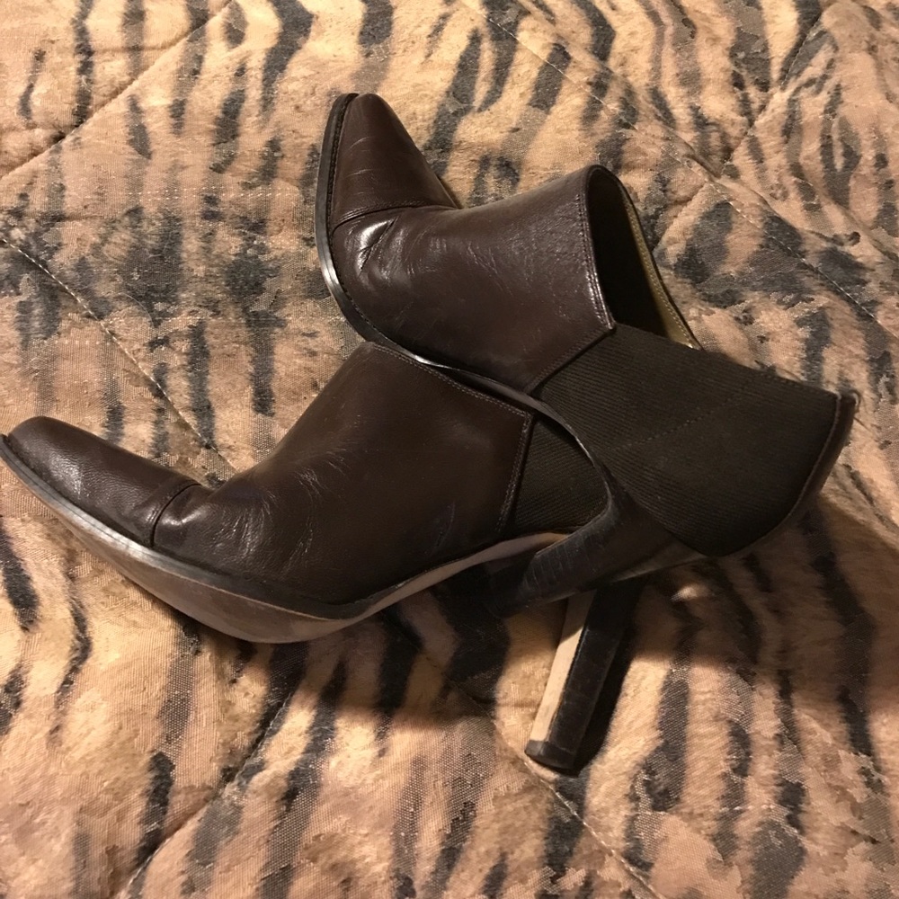 Brown heeled bootie.