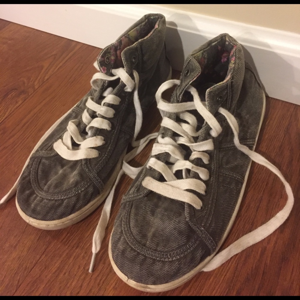 Corduroy high top sneakers