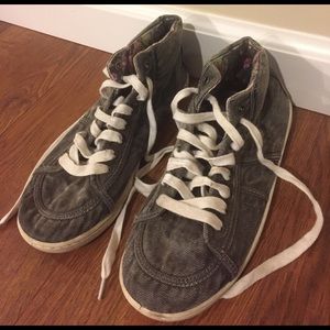 Corduroy high top sneakers