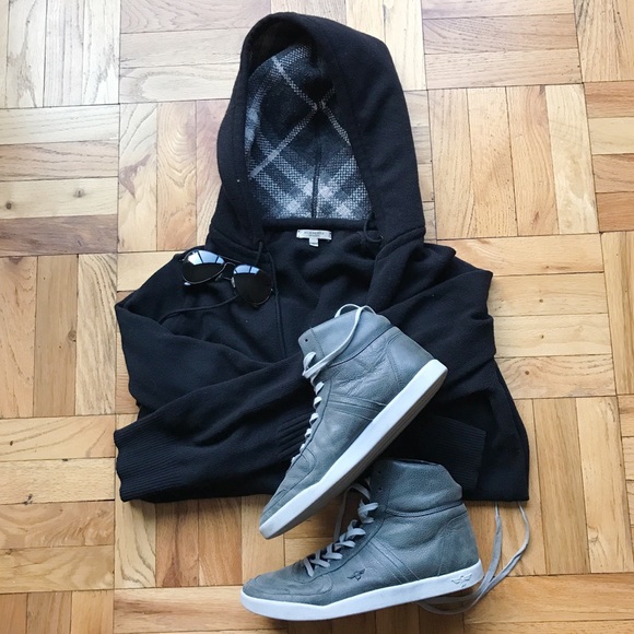 Other - Burberry sweater hoodie