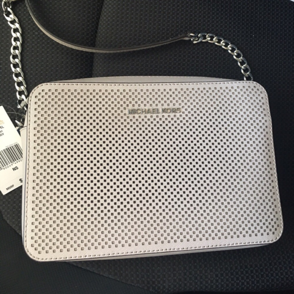 🚫Sold🚫MICHAEL KORS PERFORATED LEATHER CROSSBODY - Picture 2 of 6