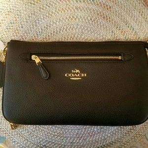 Coach large wristlet- 100% Aunthentic