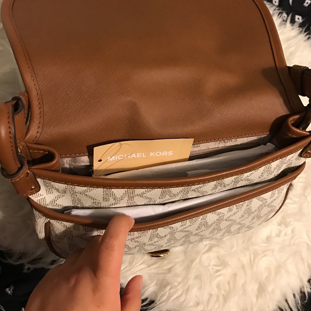 Mk handbag - Picture 4 of 4