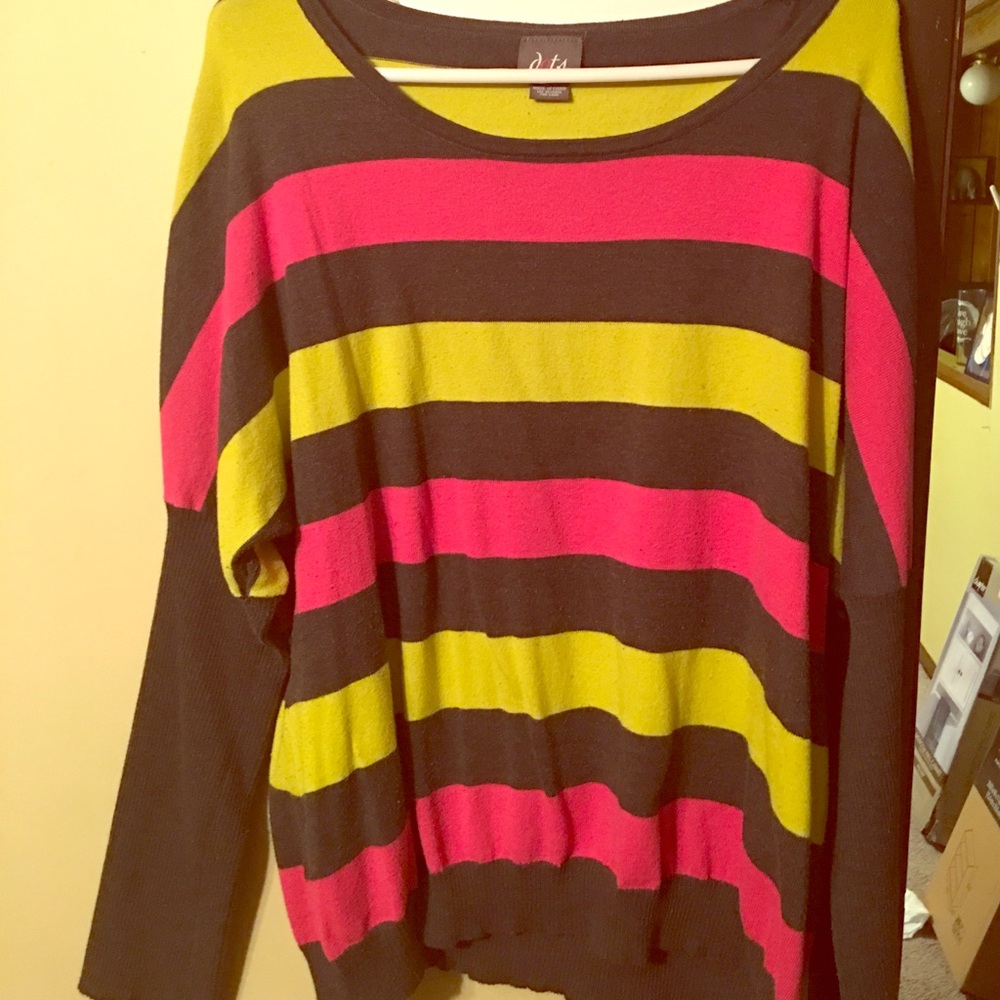 Long sleeved sweater