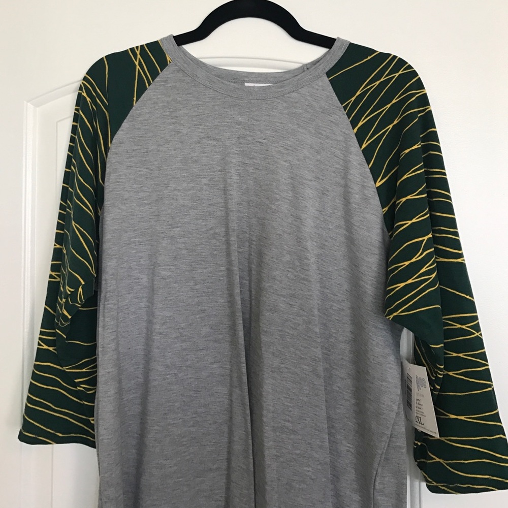 Lularoe Randy tee