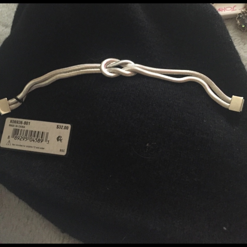 Kenneth Cole magnetic clasp infinity bracelet