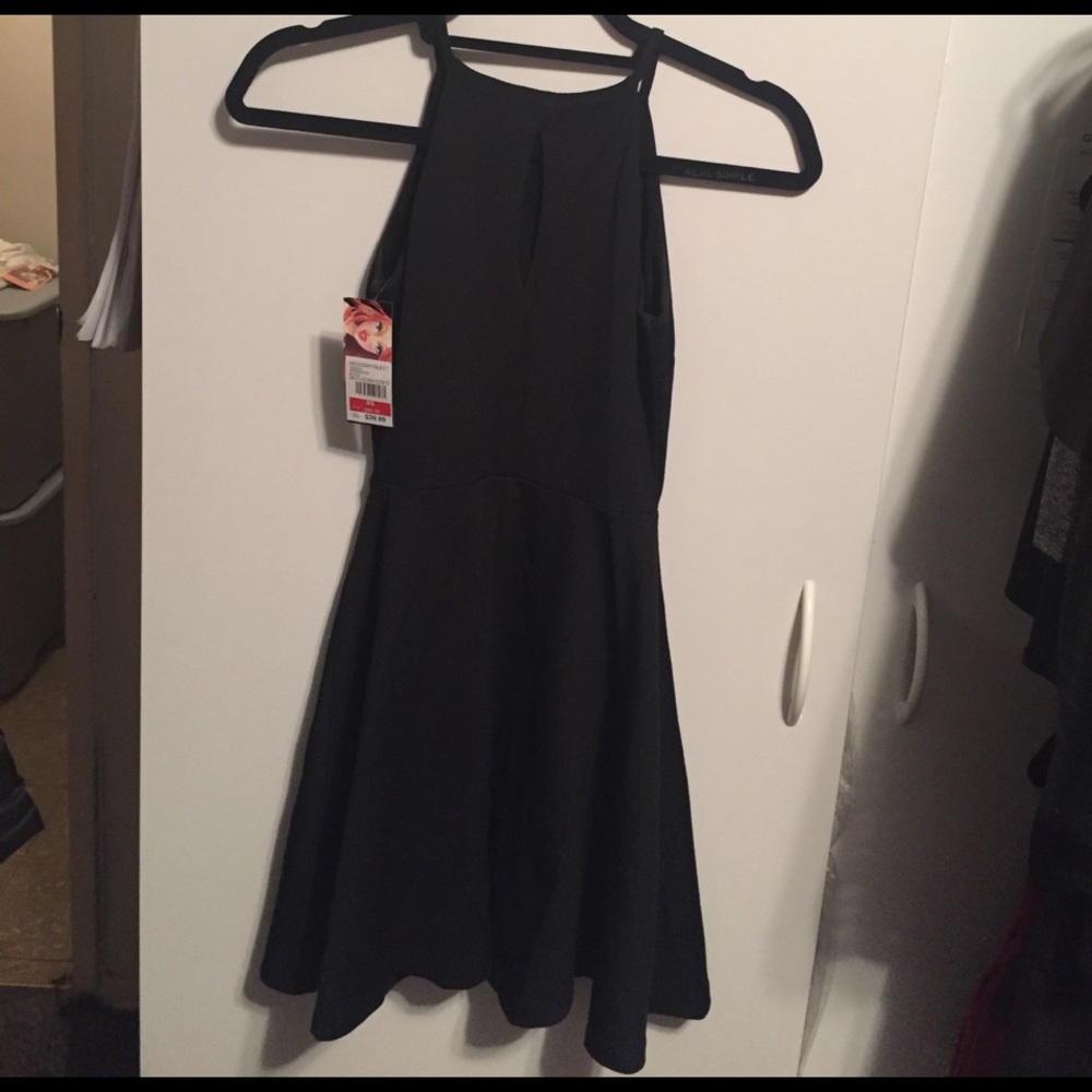 Dress - Picture 2 of 2