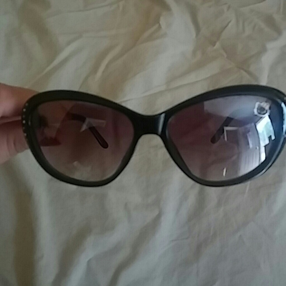 Hello Kitty Glasses - Picture 4 of 4