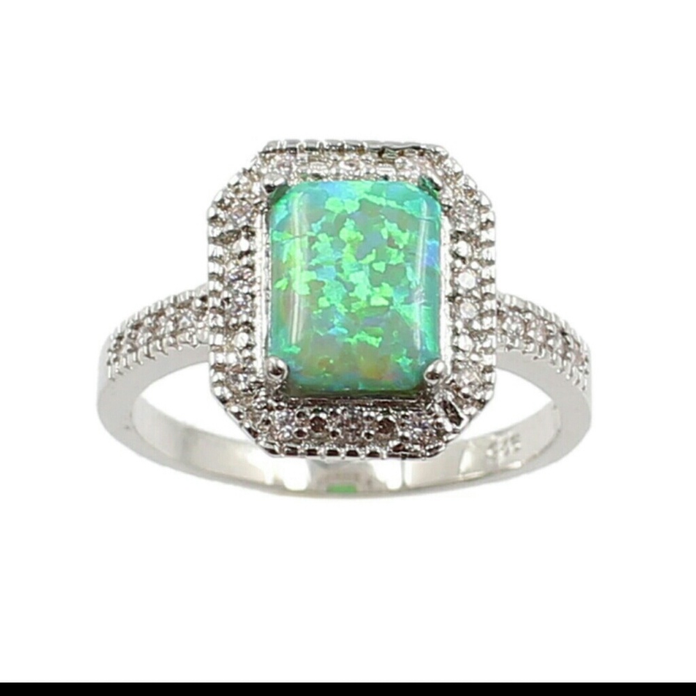 Beautiful .925 sterling silver green fire opal