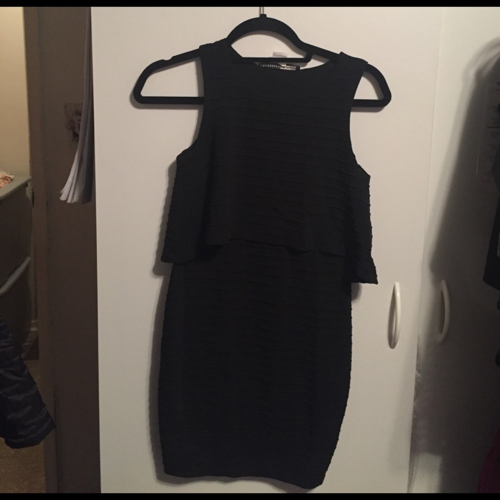 Dress .. sleeveless