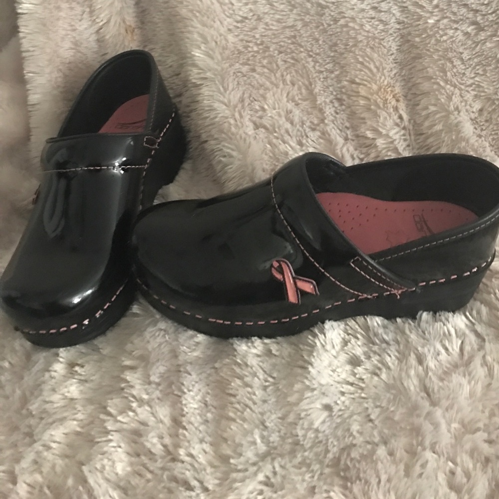 Nursing shoes