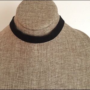 Black suede choker